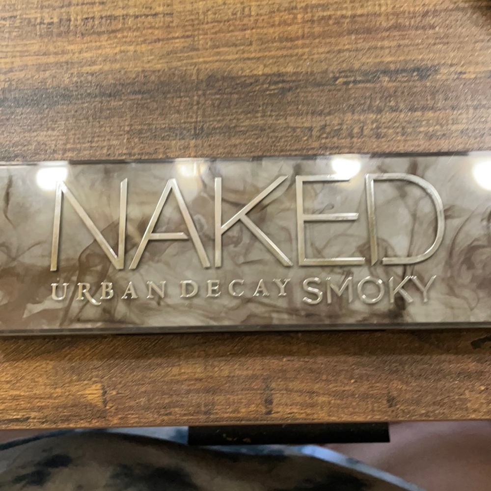 Urban Decay Smokey palette